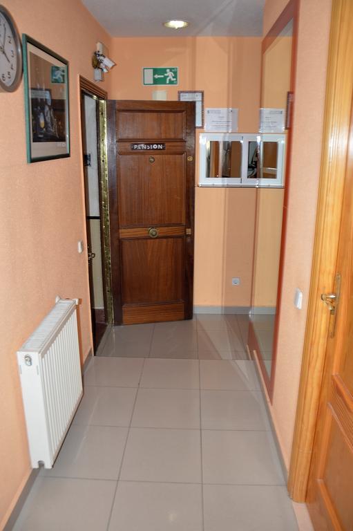 Pension Navarra Madrid Exterior foto
