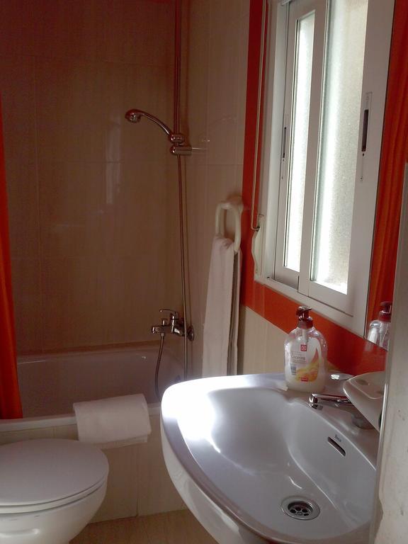 Pension Navarra Madrid Zimmer foto